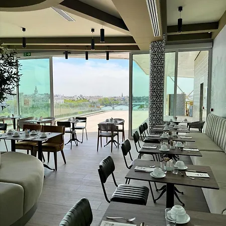 Ribera De Triana Hotel 4*
