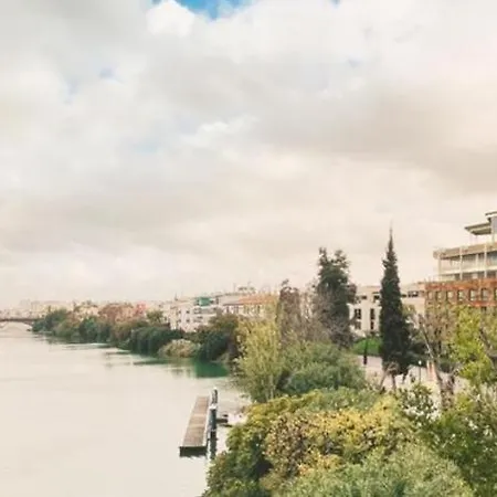 Ribera De Triana Otel