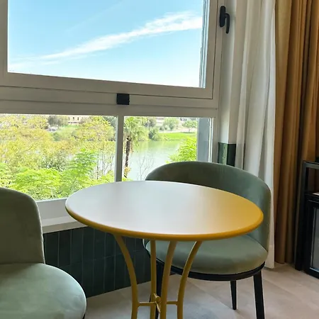 Ribera De Triana Otel