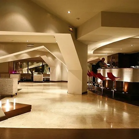 Ribera De Triana Otel
