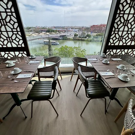 Ribera De Triana Hotel