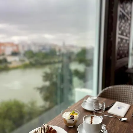 Ribera De Triana Hotel