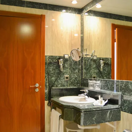 Ribera De Triana Hotel