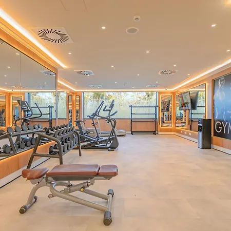 Ribera De Triana Hotel 4*