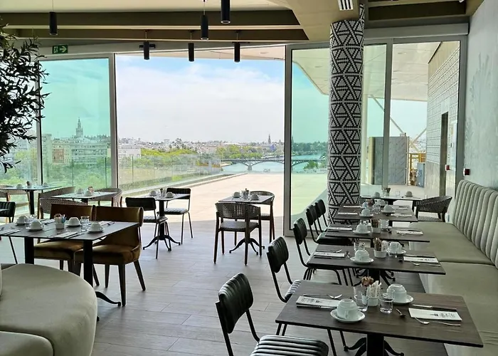 Ribera De Triana Hotel 4*