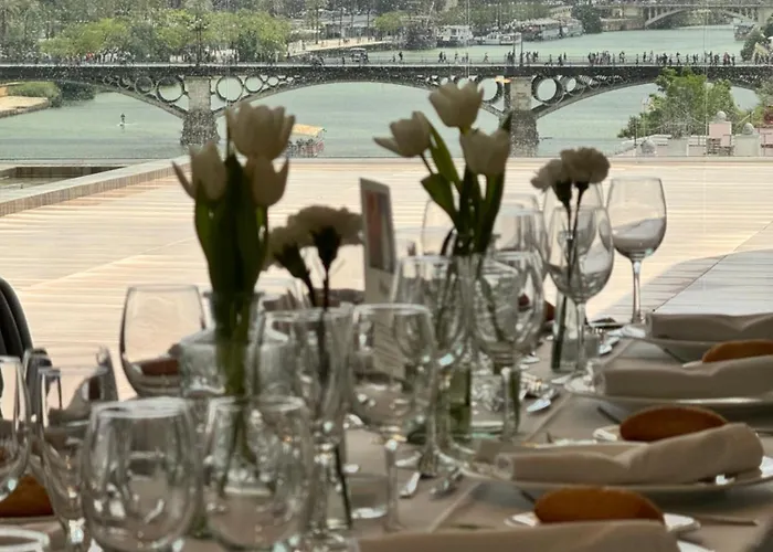 Ribera De Triana Hotel 4*